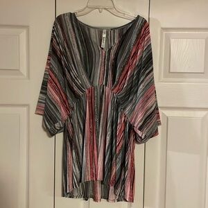 Dear Scarlett baby doll top   Medium. Gray and pink